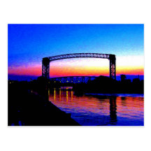 Por do sol atrás de uma ponte cartão postal
