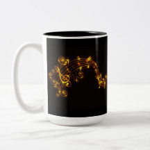 Preto e caneca de roda das notas musicais do ouro