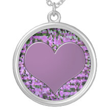 Purple Heart na colar do vitral
