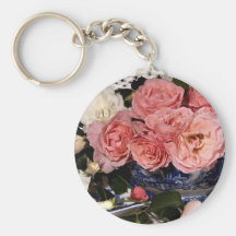 Rosas cor-de-rosa e brancos chaveiros