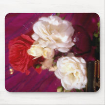 Rosas cor-de-rosa e brancos mousepad