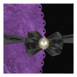 Scallop roxo luxúria com convites do casamento do 