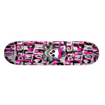 Skate feminino do crânio do punk