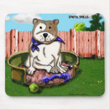 STAFFIE SORRI - Staffie em uma esteira do rato da  Mousepad