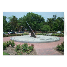 Sundial no planetário de Morehead, Chapel Hill, NC Cartoes
