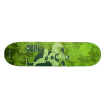 Super-herói psto cerveja do dia de Patrick de sant Skate Boards