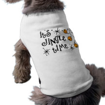 Tempo do tinir camisa para cães