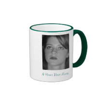 Um batimento cardíaco afastado caneca