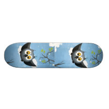 Uma coruja cinzenta bonito skate