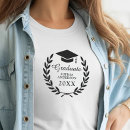 Pesquisar por boné de formatura camisetas Nome