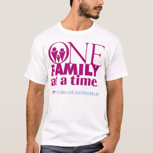 1 família em um t-shirt do tempo