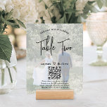 2 Fotografias e Códigos QR Número da Tabela de Cas<br><div class="desc">Bem-vindos convidados para a sua recepção de casamento com cartões de números de tabela de fotos personalizadas modernas e QR Code. Imagens e textos são simples de personalizar, e podem ser diferentes ou iguais em frente e atrás. Se preferido, mude "capturar o amor" para "fundo da lua de mel", "obrigados...</div>