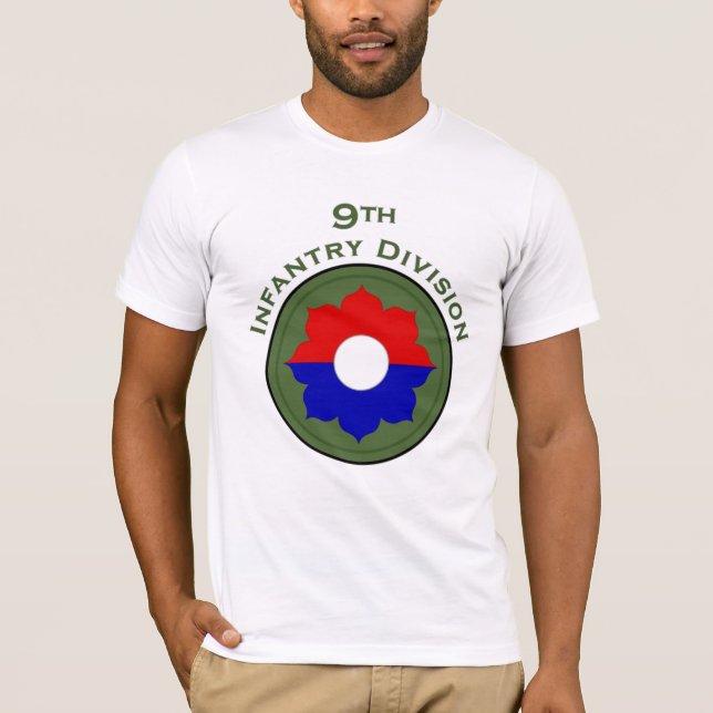 9o T-shirt do remendo de ombro da divisão de (Frente)