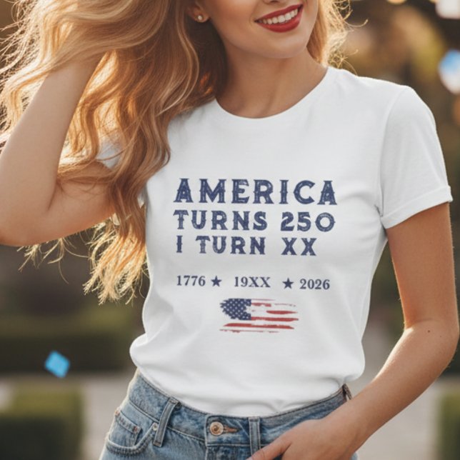 A América Completa 250 Anos Eu Completo, Camiseta  (America 250 Years Vintage Floral Flag Women's T-Shirt Since 1776)