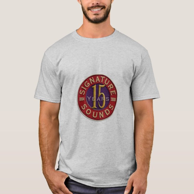 a assinatura 15years soa a camisa do artista (Frente)