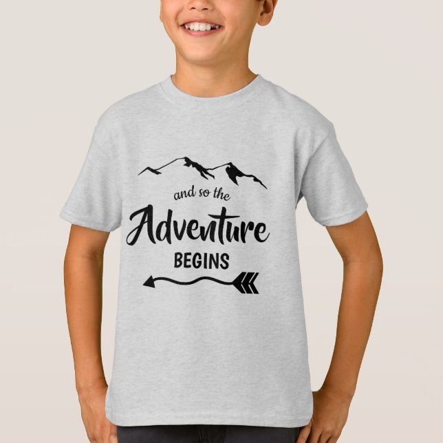A Aventura Começa Trendy Boys T-Shirt (Frente)