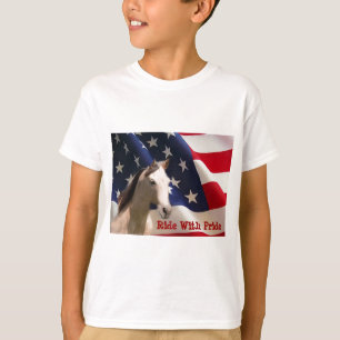 A bandeira americana do cavalo caçoa o t-shirt