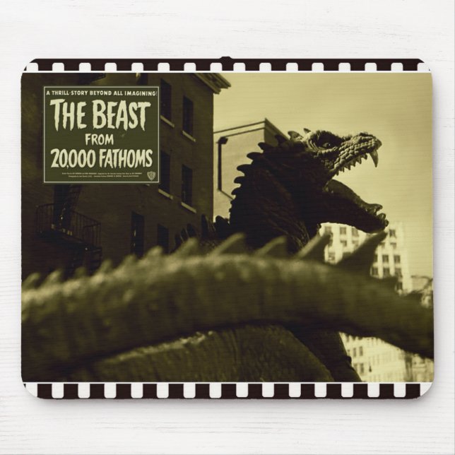 A BEAST: De 20.000 Fathoms Mousepad (Frente)