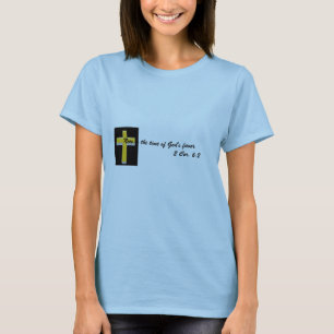 A Bíblia de Deus Verse/ Cross Women's T-shirt