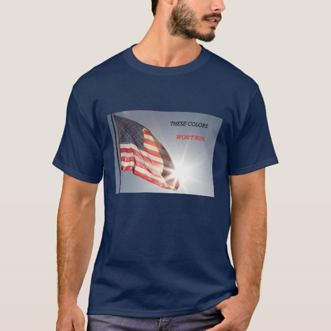 A camiseta da bandeira americana com estas cores (Frente)