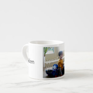 A caneca da criança personalizada