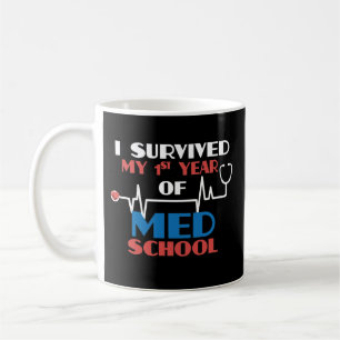 Á caneca de café sobrevivida da escola do MED do