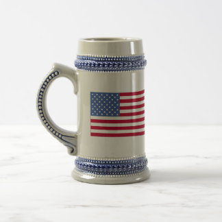 A caneca de cerveja americana do vermelho o grande