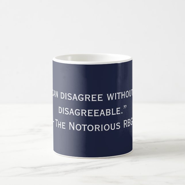 A caneca Disagreeable notória das citações de RBG (Centro)