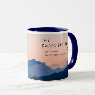 A caneca do logotipo do Dancing Bear