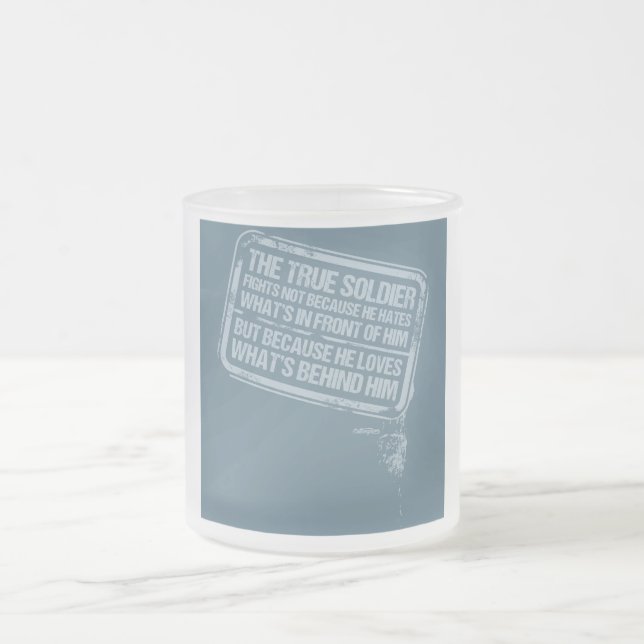 A caneca verdadeira do soldado (Centro)