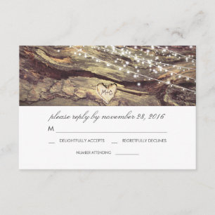 A corda ilumina o coração RSVP Wedding de madeir