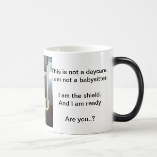 A detenção comanda a caneca