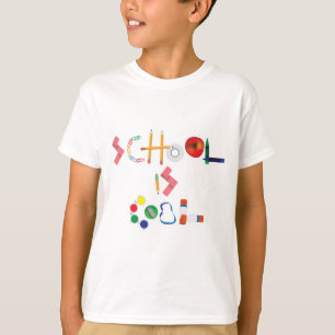 A escola é legal no t-shirt do menino