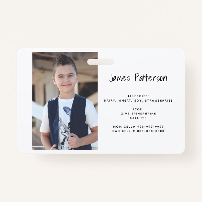 A foto feita sob encomenda caçoa o crachá de (Frente)