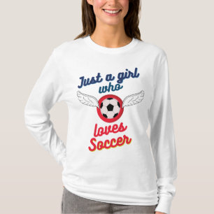 A garota que adora T-Shirt de futebol