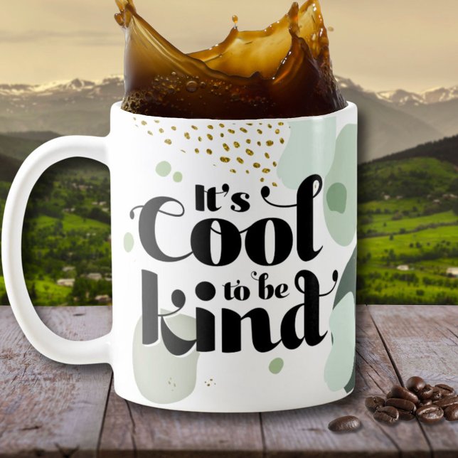 A gentileza retrô é Legal de ser uma boa caneca Do (Retro Kindness Cool to be Kind Green Gold Mug)