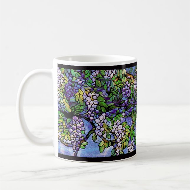 A glicínia floresce a caneca (Esquerda)