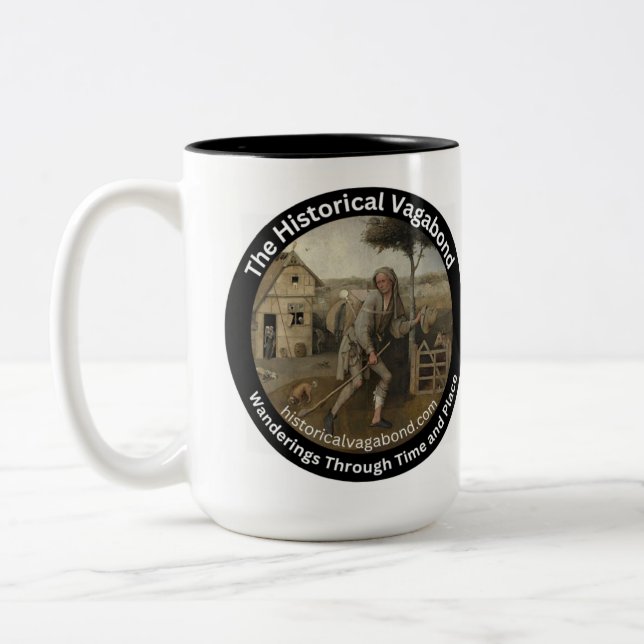 A histórica caneca oficial de café da Vagabond (Esquerda)