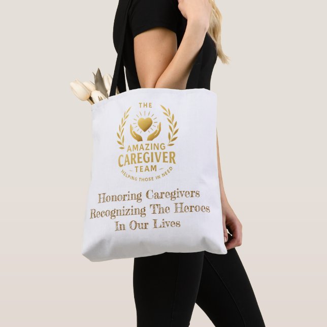 "A Incrível Equipe de Cuidadores" Tote Bag (Close Up)