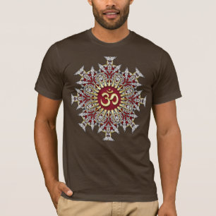 A mandala dourada OM de GeoGems assina a camisa