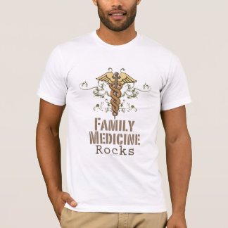 A medicina de família balança o t-shirt