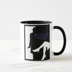 A mulher e a caneca da porta