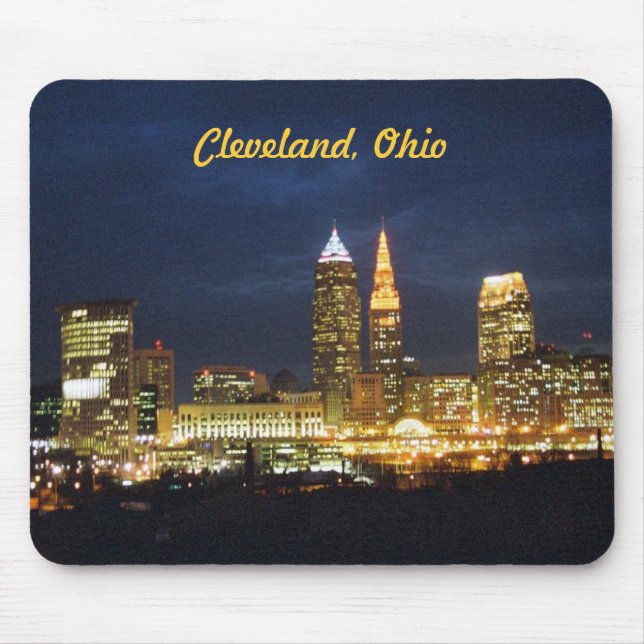 A noite de Cleveland, Ohio ilumina Mousepad (Frente)