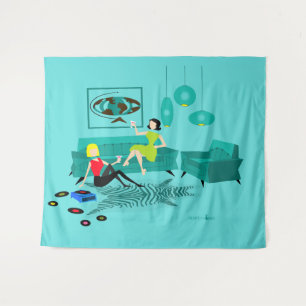 A noite retro da menina na tapeçaria