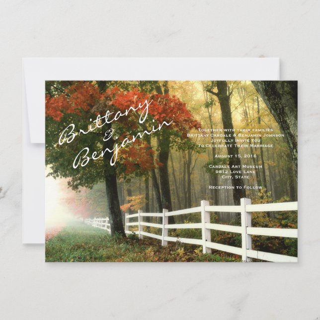 A queda das árvores do outono deixa convites do (Frente)