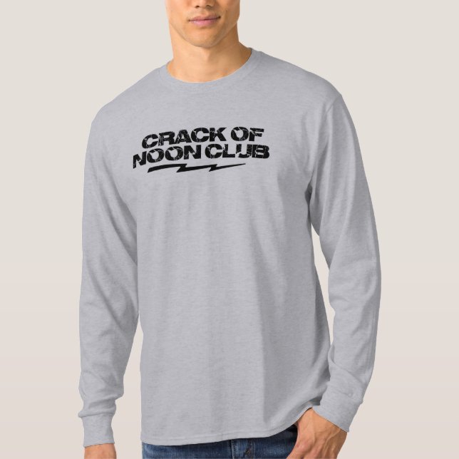 A rachadura do t-shirt longo da Capa do clube do (Frente)