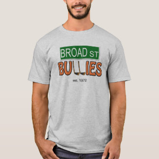 A rua larga tiraniza o t-shirt