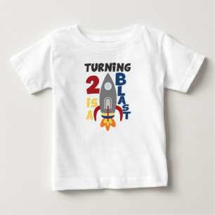 A segunda camisa de Rocket do aniversário, girand