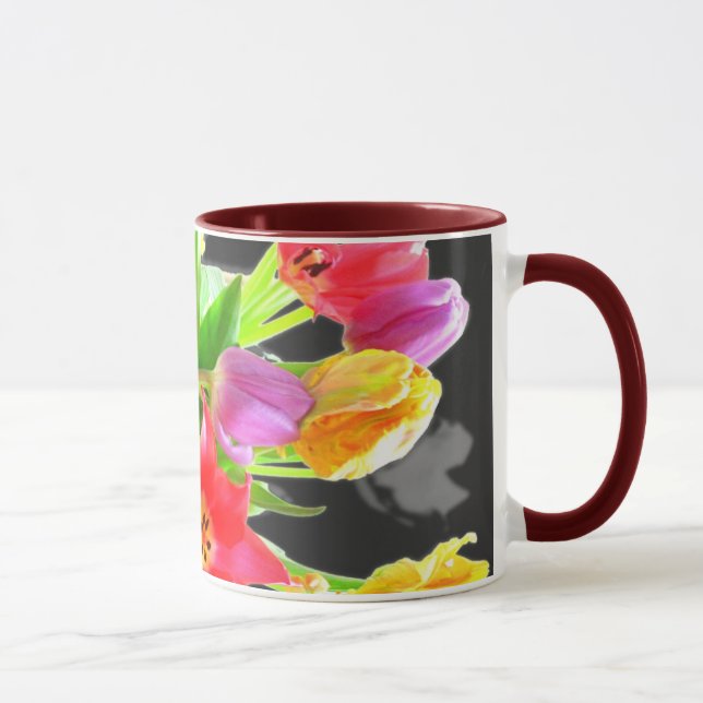 A tulipa floresce a caneca (Direita)