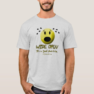 Abra largamente a camiseta da motocicleta